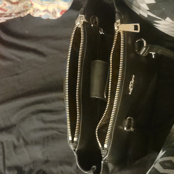 Coach F57527 small Margot Carryall, cross grain leather black satchel - Picture 3 of 7